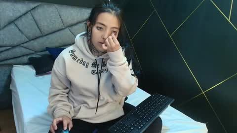 L I A M O N R O E online show from 12.01.25