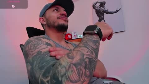 Snapshot of liamreigns_ chatting on 09.16.25 liam online show from 09.16.25