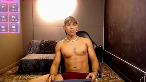 Snapshot of liamvibes212 chatting on 12.04.25 liamvibes212 online show from 12.04.25