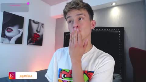 Snapshot of liamwild20 chatting on 02.14.26 liam online show from 02.14.26