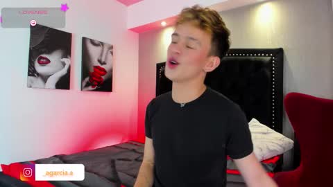 Snapshot of liamwild20 chatting on 02.19.26 liam online show from 02.19.26