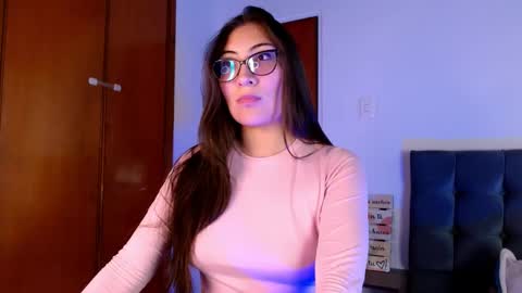 Liana  online show from 09.25.25