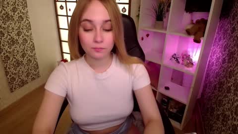 Liana online show from 01.23.25