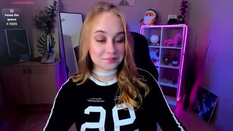 Liana online show from 02.15.26