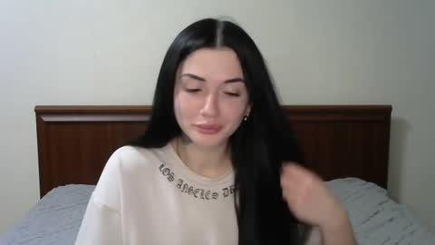 liana_diva online show from 02.13.25