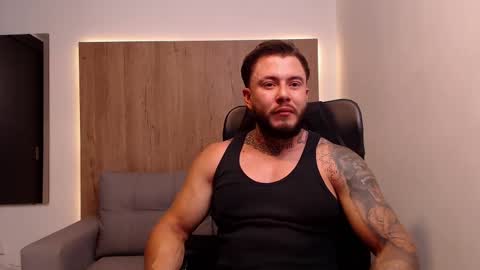 Snapshot of lianjones9 chatting on 09.08.25 lianjones9 online show from 09.08.25