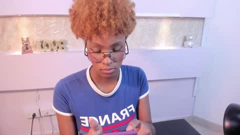 LiannaDixon online show from 12.15.24