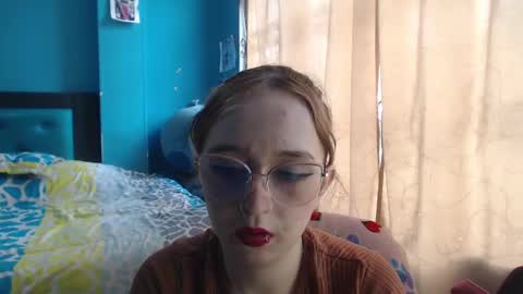 Snapshot of liaroberts1 chatting on 01.29.25 Lia Roberts online show from 01.29.25