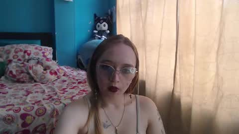 Snapshot of liaroberts1 chatting on 02.24.25 Lia Roberts online show from 02.24.25