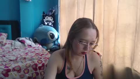 Snapshot of liaroberts1 chatting on 03.08.25 Lia Roberts online show from 03.08.25
