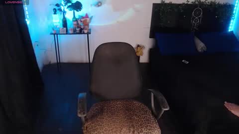 Snapshot of liascarlett chatting on 11.02.25 LiaScarlett online show from 11.02.25