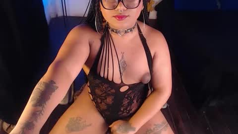 Snapshot of liascarlett chatting on 11.24.25 LiaScarlett online show from 11.24.25