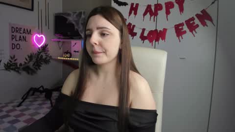 Lia online show from 10.27.25