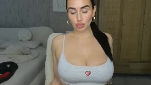 Snapshot of libbyloveheartx chatting on 11.15.25 Libby online show from 11.15.25