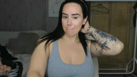 Snapshot of libbyloveheartx chatting on 11.23.25 Libby online show from 11.23.25