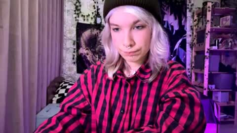 Lola online show from 10.12.25