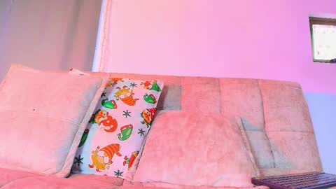 Valentina Hall online show from 12.18.25