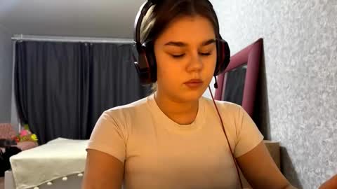 Anna online show from 12.04.25