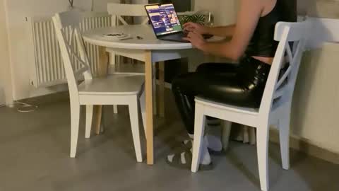 Snapshot of liferacw chatting on 10.19.25 SofieXxxDoll online show from 10.19.25