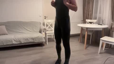 Snapshot of liferacw chatting on 12.17.25 SofieXxxDoll online show from 12.17.25