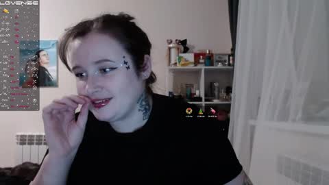 light_lunaa online show from 02.14.25