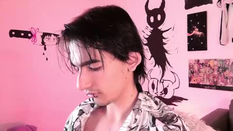 Snapshot of lightning_ezio chatting on 03.09.25 Ezio online show from 03.09.25