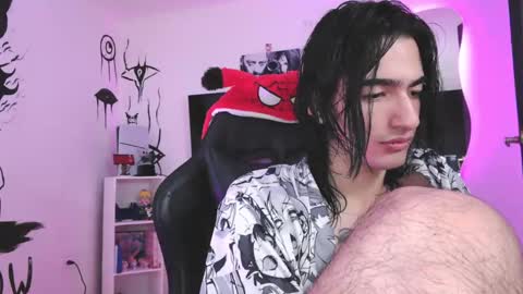 Snapshot of lightning_ezio chatting on 12.19.25 Ezio online show from 12.19.25