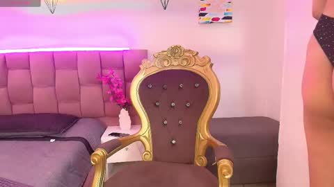 Liiaa Sweett  online show from 05.26.26