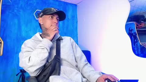 Snapshot of liiaam_lee_ chatting on 01.07.25 Daniel online show from 01.07.25