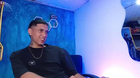 Snapshot of liiaam_lee_ chatting on 01.17.25 Daniel online show from 01.17.25