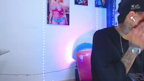 Snapshot of liiaam_lee_ chatting on 11.10.25 Daniel online show from 11.10.25