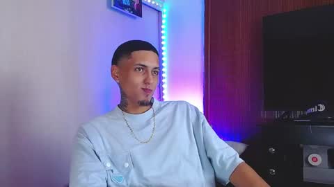 Snapshot of liiaam_lee_ chatting on 11.28.25 Daniel online show from 11.28.25