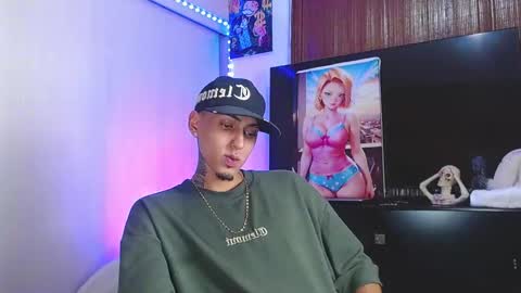 Snapshot of liiaam_lee_ chatting on 11.30.25 Daniel online show from 11.30.25