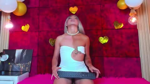 Snapshot of liiacollins chatting on 11.19.25 liiacollins online show from 11.19.25