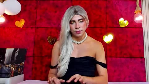 Snapshot of liiacollins chatting on 12.18.25 liiacollins online show from 12.18.25