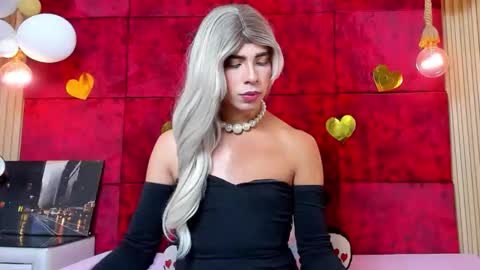 Snapshot of liiacollins chatting on 12.20.25 liiacollins online show from 12.20.25