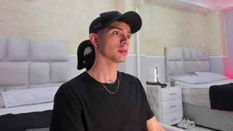 Snapshot of liiamhudson_ chatting on 02.04.25 L I I A M online show from 02.04.25