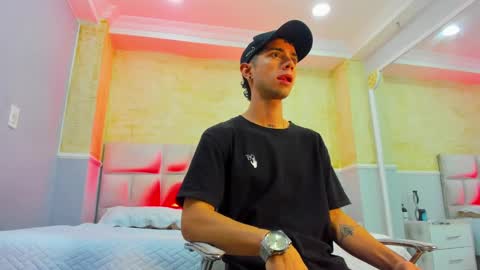 Snapshot of liiamhudson_ chatting on 02.10.25 L I I A M online show from 02.10.25