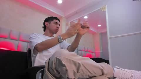 Snapshot of liiamhudson_ chatting on 02.20.25 L I I A M online show from 02.20.25