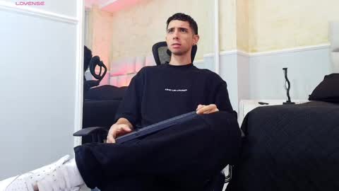 Snapshot of liiamhudson_ chatting on 03.11.25 L I I A M online show from 03.11.25