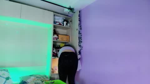         online show from 09.10.25