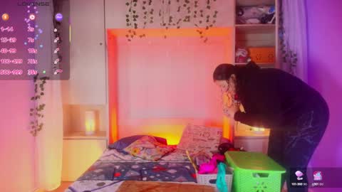         online show from 09.18.25