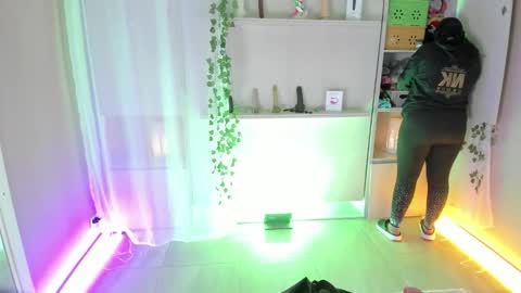         online show from 11.21.25