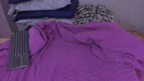 Miia online show from 04.11.26