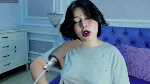 Snapshot of liily_hot chatting on 11.16.25 LIILY online show from 11.16.25