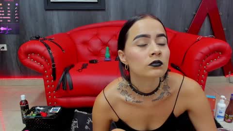 Snapshot of liittledollyx chatting on 01.14.25 Nini - online show from 01.14.25