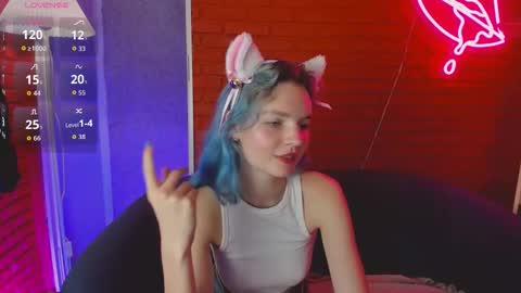 Snapshot of lika_sky chatting on 10.15.25 lika_sky online show from 10.15.25