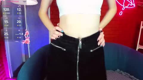 Snapshot of lika_sky chatting on 11.07.25 lika_sky online show from 11.07.25