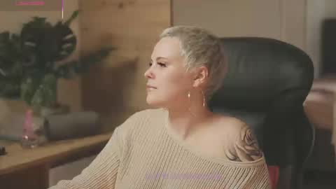 likaaberry online show from 11.16.25