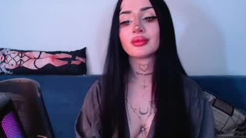 Snapshot of likaasun chatting on 09.26.25 Alisa tattogirl online show from 09.26.25